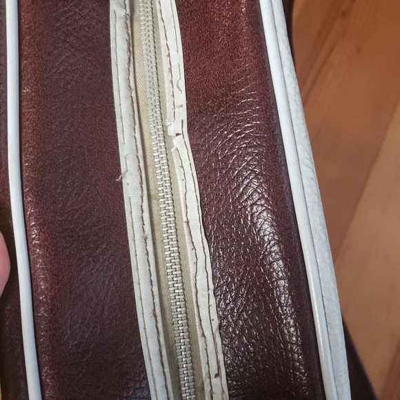 Vintage 1976 Montreal Olympics Athlete Shoulder Bag Retro Tote Faux Leather 70s - Picture 12 of 13